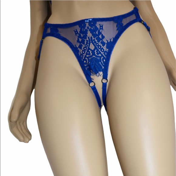 Crotchless Lingerie Set - Picture 5 of 5